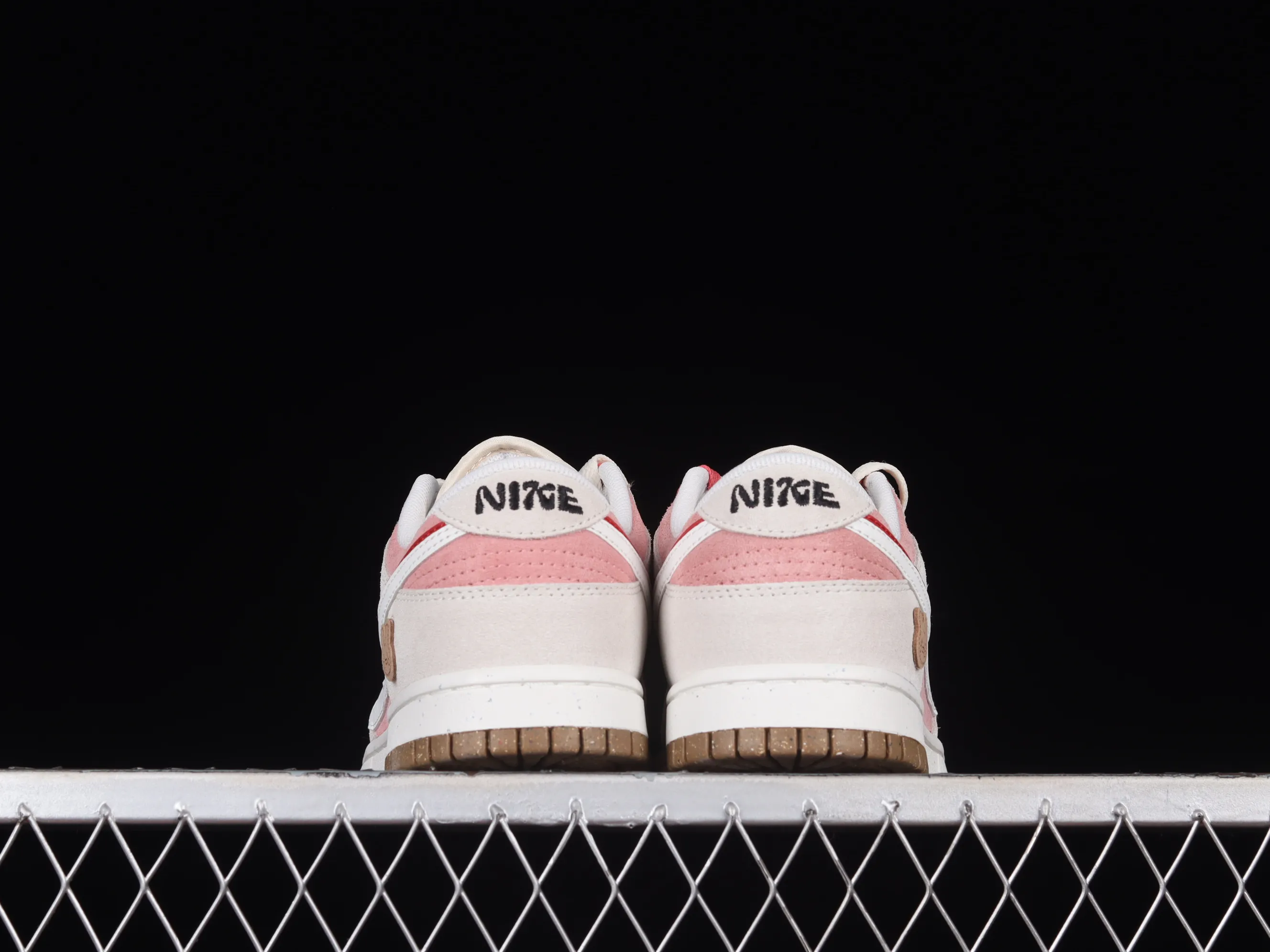 All Categories Nk SB Dunk Series Nk SB Dunk Low Low-top Sneakers Nk Dunk Low SE 2023 Year of the Rabbit Limited SB Smashed Backboard Fashion Casual Sneakers DO9457-117